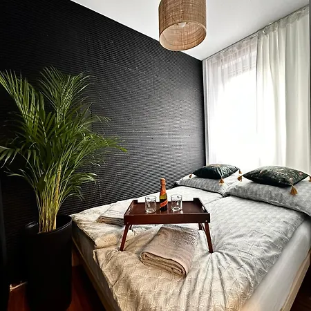 Laciarska ~ 200m Main Square ~ Self Check-in 20h Apartment